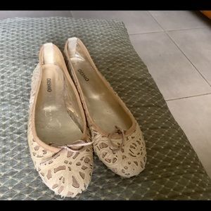Desmo Cream Lace Flats